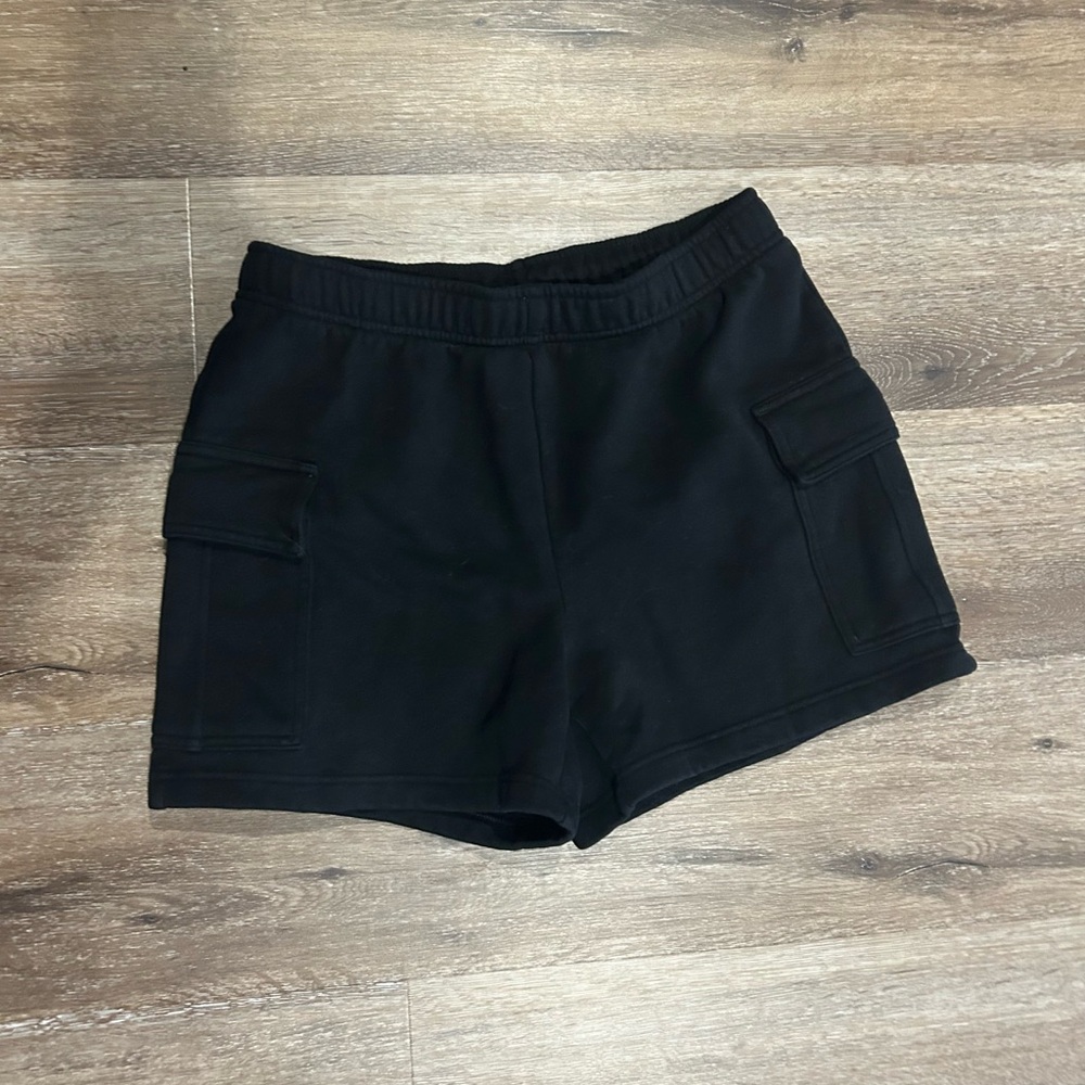Aritzia Black Cargo Mega fit Shorts